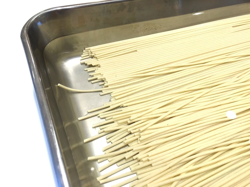 【試作検証】テレビでも話題の「水漬けパスタ」は本当に美味しいのか!?