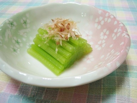 下ごしらえが肝心!春を味わうふきの料理