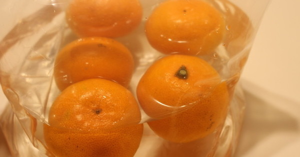 食べて味わうシュワシュワ感！「みかん丸ごと炭酸漬け」を試してみたら…新しい美味しさだった！ クックパッドニュース