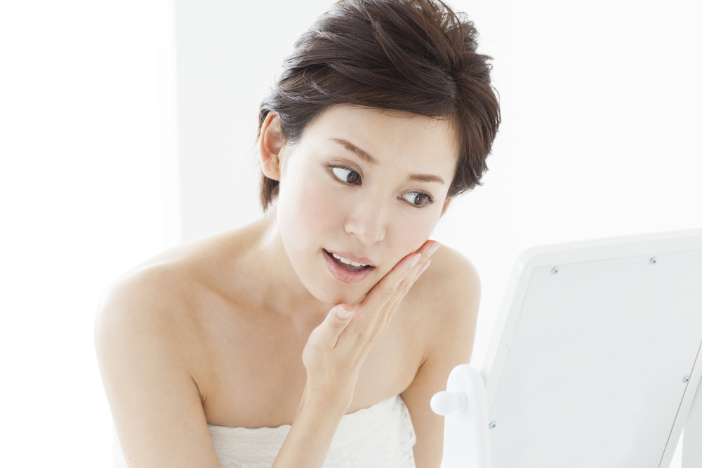 春に増えがち…「今だけ肌あれ」の原因と対処法って?