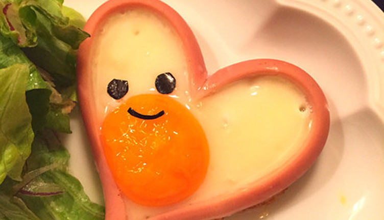 型いらず】魚肉ソーセージで「ハートの目玉焼き」ができた