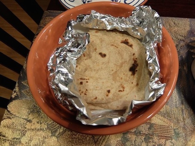 インド人シェフに直伝 食卓に欠かせない主食 ロティ と パラタ って クックパッドニュース インド人シェフに直伝 食卓に欠かせない主食 ロティ と パラタ って クックパッドニュース