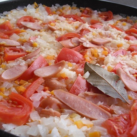 トマトたっぷり!シェアして食べたい華やかパエリア~「MOCO'Sキッチン」より~