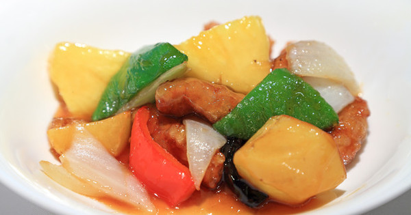 なぜ 酢豚にパイナップルが入っている理由 クックパッドニュース