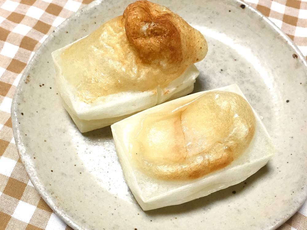 裏ワザ】アレを垂らせば「お餅」が網にくっつかない！ | クックパッド