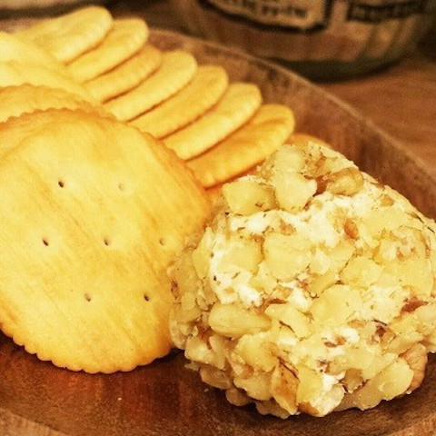 クックパッドニュース ホムパを華やかに 混ぜるだけ簡単 チーズボール は 主役になれる一品だ 毎日新聞