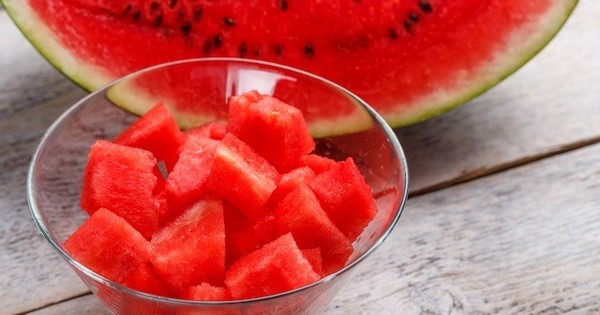 塩はもう古い スイカにちょいかけレシピ クックパッドニュース