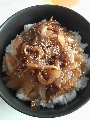 クックパッドニュース スピードランチに 玉ねぎだけ丼 なら ちゃちゃっと完成 毎日新聞