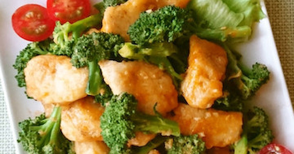 鶏ひき肉とブロッコリーのレシピ