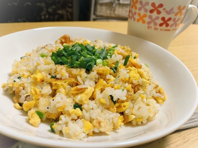 クックパッドニュース 力尽きたときに 包丁いらずの 卵だけチャーハン で超簡単ランチ 毎日新聞