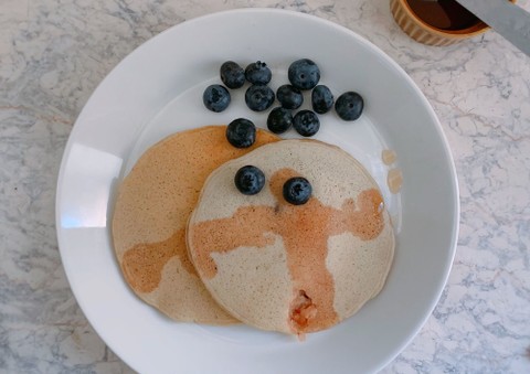自由研究にも最適 次々に色が変わる不思議な 魔法のパンケーキ 今日から始める親子クッキング Vol 10 クックパッドニュース