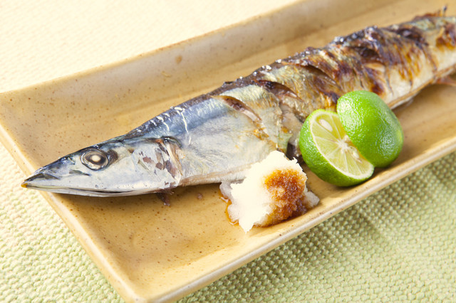一人で「秋刀魚」を焼いて、一人で美味しく食べる夜【数字のないレシピたち Vol.2】