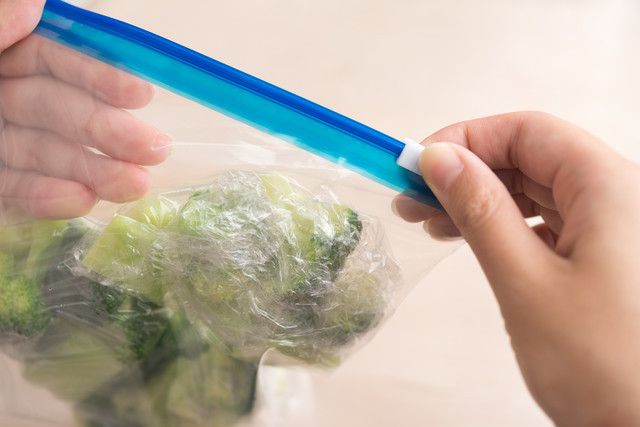 2週間で2割も節約!プロが自ら実践する「下味冷凍」の食費カット術【増税時に役立つ冷凍ワザ Vol.1】