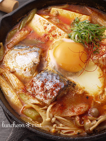 寒くてお買い物に行きたくない!そんな日のお助けレシピ「サバ缶おかず鍋」5選