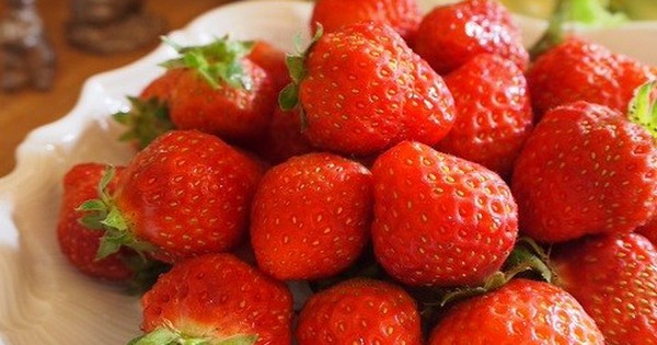 知っておきたい もっと美味しくなる いちご の洗い方 クックパッドニュース