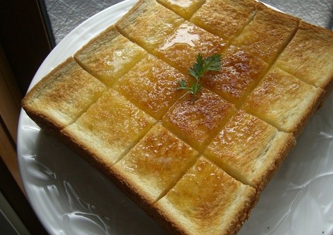 余った ホットケーキシロップ はトーストに使うと絶品に クックパッドニュース