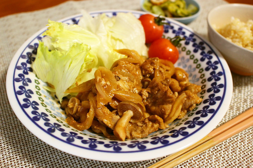 まとめて作ると後がラク「豚こま肉×玉ねぎ」の下味冷凍おかず5選