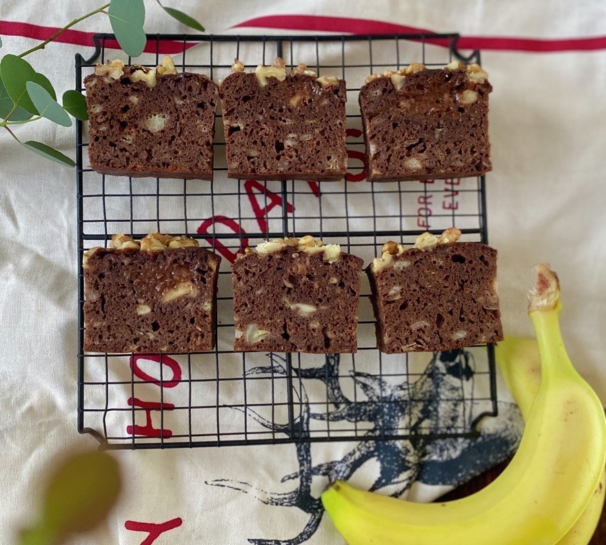 子どもと一緒に作りやすい!混ぜて焼くだけの簡単「ブラウニー」