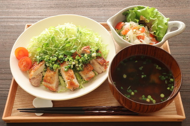 節約&美味!体に嬉しい「糖質オフ」レシピを紹介するYouTubeチャンネル「なおよキッチン」