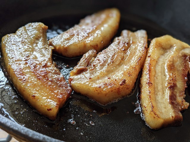 クックパッドニュース スキレットで格段においしくなる 水だけで煮る 簡単手作りチャーシュー 毎日新聞