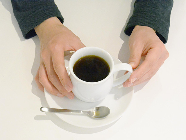 クックパッドニュース 超初心者さん必見 ハンドドリップのプロが教える ドリップバッグコーヒー のおいしい淹れ方 毎日新聞