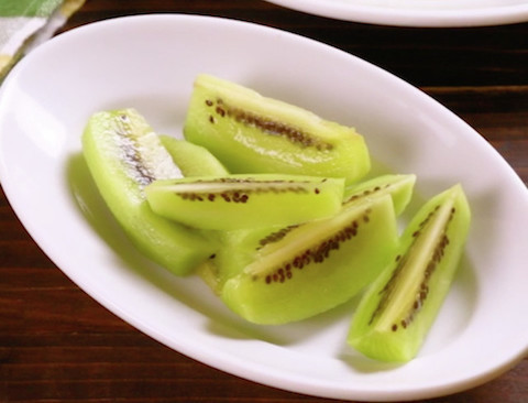 クックパッドニュース 一口サイズで食べやすい キウイ の切り方 毎日新聞