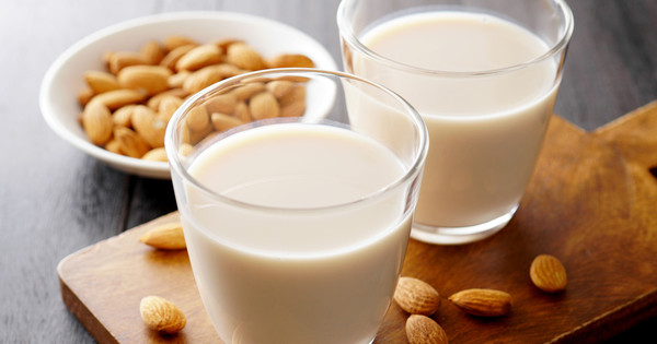 手軽に栄養摂取 今話題の アーモンドミルク のおいしい飲み方って アーモンドで有名なあの会社に聞いてみた クックパッドニュース