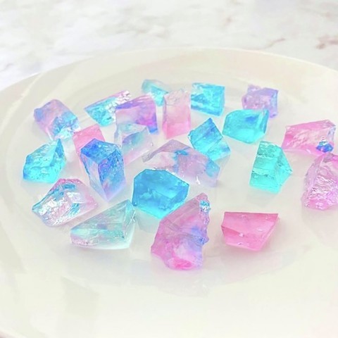 人気アイドルもどハマり キラキラかわいい 琥珀糖 をおうちで作ってみよう クックパッドニュース