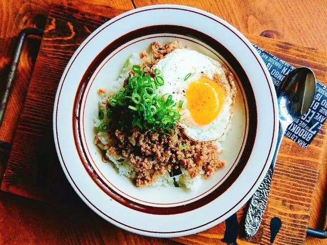 クックパッドニュース ひき肉 を使って簡単おしゃれ カフェ風ワンプレート 毎日新聞