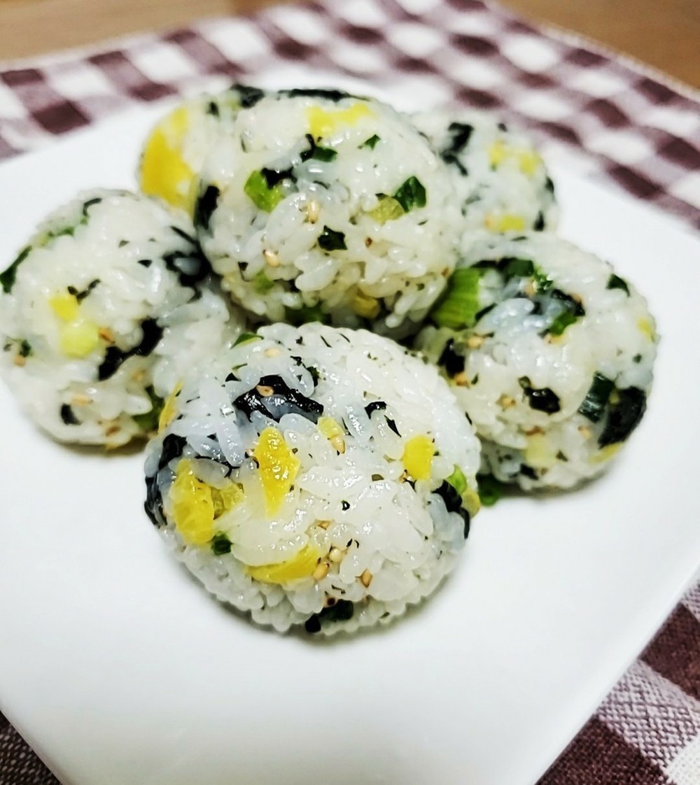 クックパッドニュース 子どももパクパク食べられる ひとくち韓国おにぎり チュモクパプ 毎日新聞