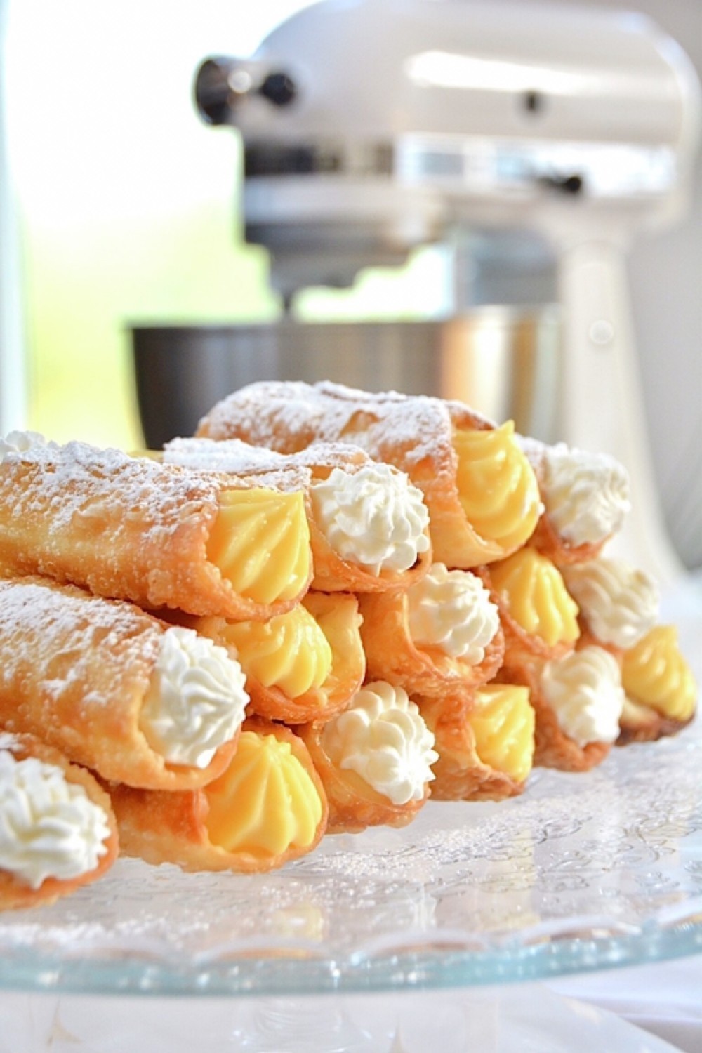 クックパッドニュース マリトッツォの次に来る サクサク美味 濃厚クリームがたまらない イタリアンスイーツ カンノーリ 毎日新聞