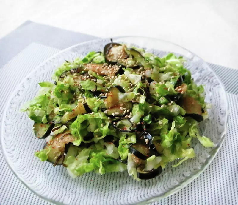 火不要＆揉むだけ！「なす×キャベツ」で作る浅漬けサラダが旨すぎる