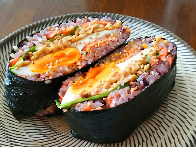 新定番・おにぎらずで「朝定食」をひとつにまとめちゃった!