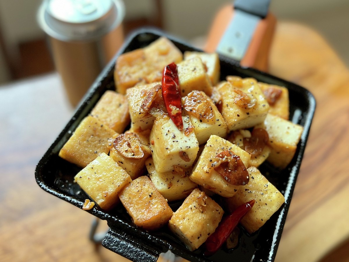 ニンニクと唐辛子のパンチがクセになる！「厚揚げペペロン