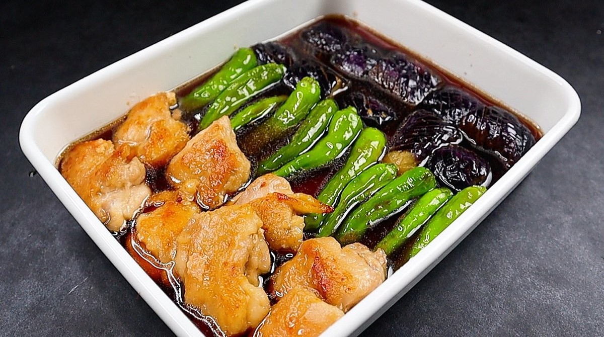 500万アクセス突破！大さじ3の油で作れる「夏野菜の焼き浸し」がX（旧