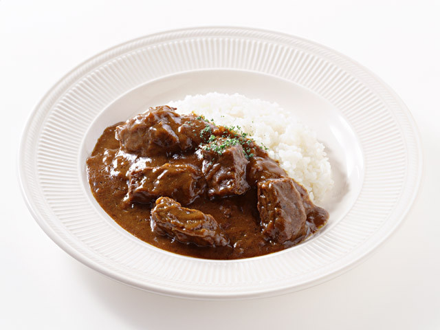 カレーを盛り付けるときの「ライスの位置」はどこが正しい?