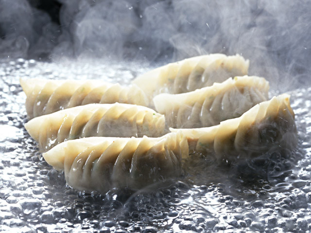 「宇都宮餃子」VS「浜松餃子」、あなたはどちらを選びますか?