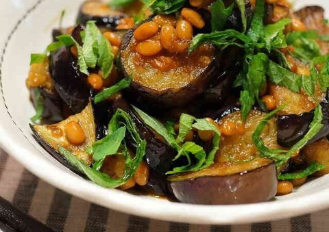 夏前に覚えておきたい 納豆 に夏野菜を加えて簡単ボリュームおかずを作ろう クックパッドニュース 夏前に覚えておきたい 納豆 に夏野菜を加えて簡単ボリュームおかずを作ろう クックパッドニュース