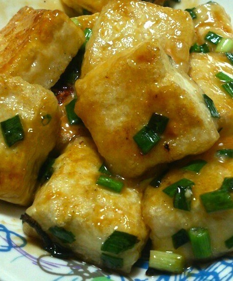 豆腐をメインおかずにするなら まずは炒め物からマスターしよう 豆腐百珍シリーズvol 16 クックパッドニュース