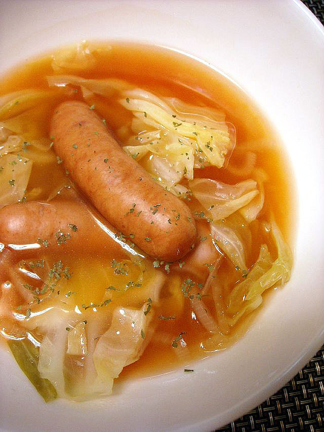 キャベツとウインナーのトマトスープの画像