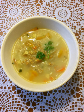 クミンと大麦入り野菜スープ