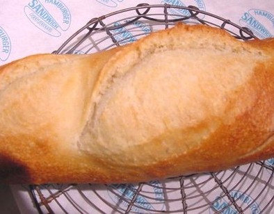 ボウル１つで＊捏ねないフランスパンの写真