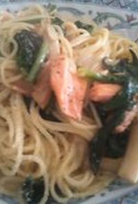鮭とほうれん草のクリームスパゲッティ