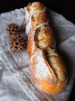自家製酵母のフランスパン（中種）の画像