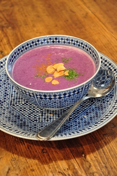 紫さつま芋の　魔女のスープ　の写真