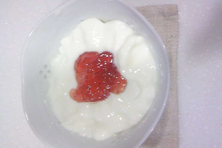 超簡単 イチゴジャムヨーグルト レシピ 作り方 By うさぎのまゆげ クックパッド 簡単おいしいみんなのレシピが359万品