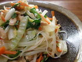 冬の季節の素麺チャンプル