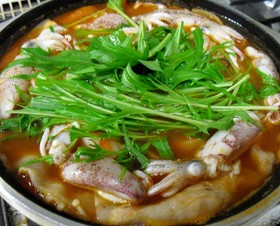いろいろ入れちゃえ♪トマト鍋