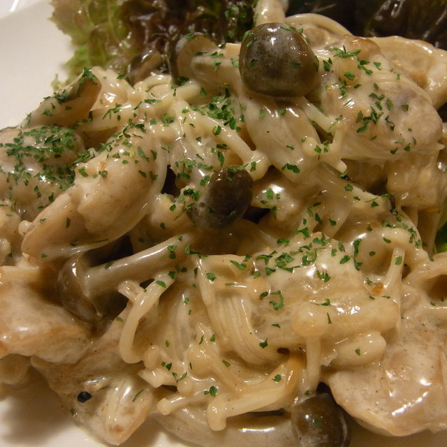 簡単 鶏肉ときのこの生クリーム仕立て レシピ 作り方 By さや クックパッド 簡単おいしいみんなのレシピが361万品