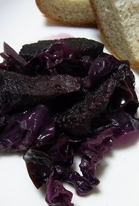 紫キャベツと牛肉のワイン煮